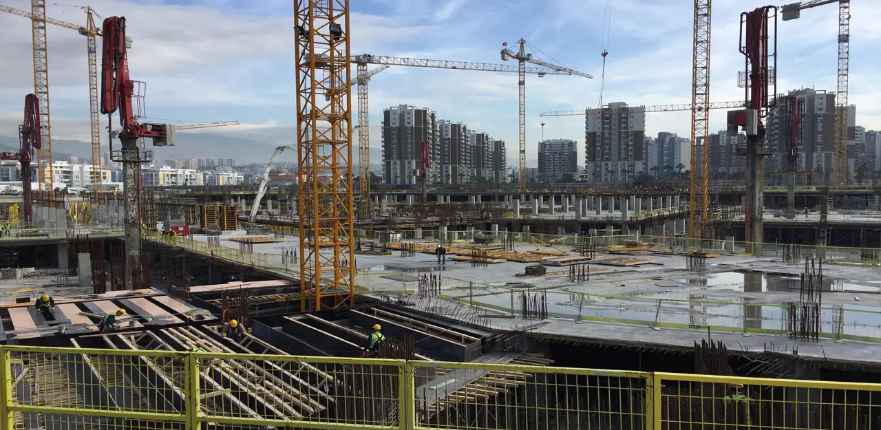 Rönesans Teknik İzmir Hilltown AVM İnşaat Projesi